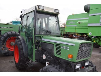 Straddle tractor Fendt 260 V: picture 3