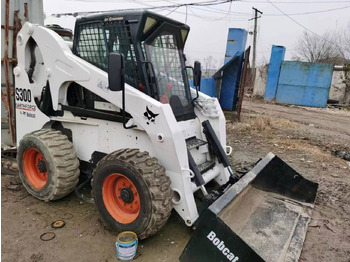 Skid steer loader Bobcat S300: picture 2