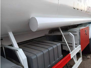 Tanker truck for transportation of fuel Howo: picture 3