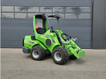 Compact track loader AVANT