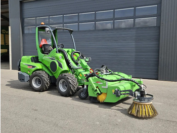 Compact track loader AVANT