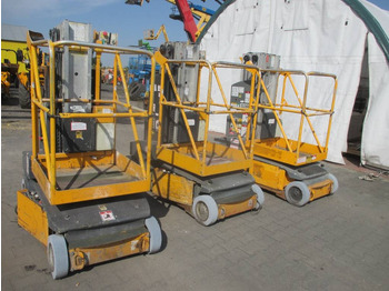 Vertical mast lift JLG