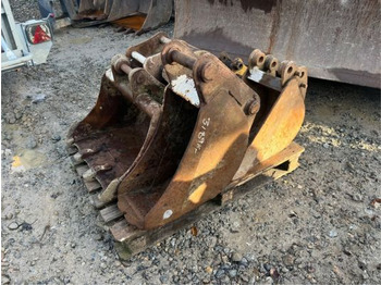 Excavator bucket godet de terrassement - AXE 35 MM: picture 3 Excavator bucket godet de terrassement - AXE 35 MM: picture 3