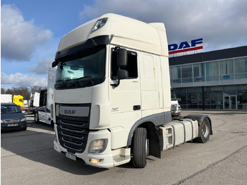Tractor truck DAF XF 460