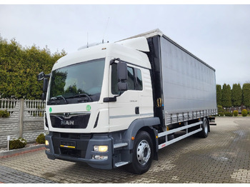 Curtain side truck MAN