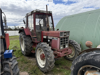 Farm tractor INTERNATIONAL
