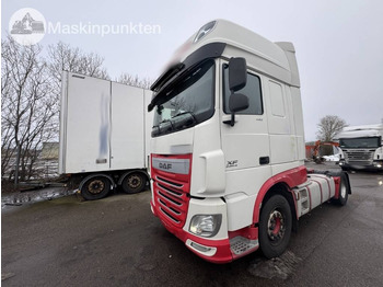 Tractor truck DAF XF 460