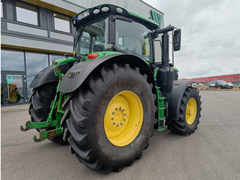 Farm tractor John Deere 6215R: picture 3