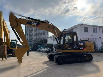 Crawler excavator CATERPILLAR 320D: picture 3