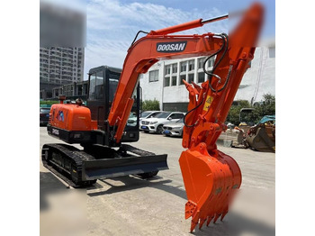 Mini excavator DOOSAN DH55-V: picture 3