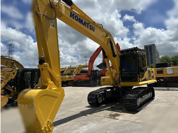 Crawler excavator KOMATSU PC200-8: picture 2