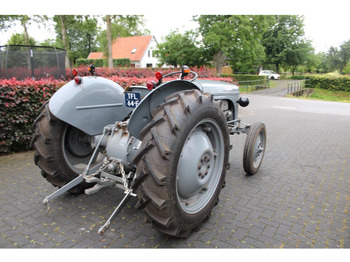 Farm tractor Ferguson TED: picture 3
