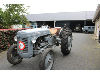 Farm tractor Ferguson TED: picture 5
