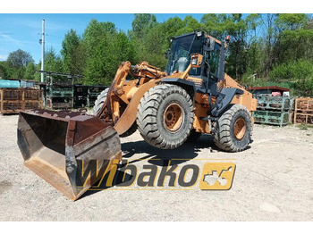 Wheel loader CASE