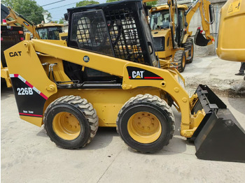 Skid steer loader CATERPILLAR 226B