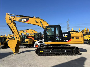 Crawler excavator CATERPILLAR 320D: picture 3