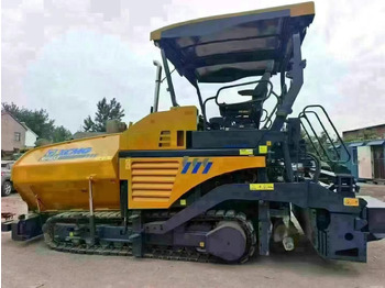 Asphalt paver XCMG