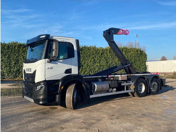 Hook lift truck IVECO X-WAY