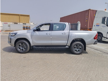 Pickup truck TOYOTA Hilux