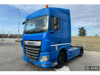 Tractor truck DAF XF 450