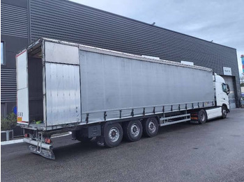 Curtainsider semi-trailer