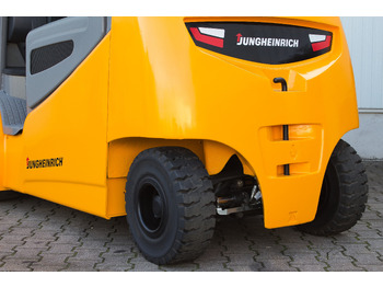 Electric forklift JUNGHEINRICH EFG545 - Triplex - 100% Kapazität - Bj. 2022 - 4,5t: picture 5 Electric forklift JUNGHEINRICH EFG545 - Triplex - 100% Kapazität - Bj. 2022 - 4,5t: picture 5