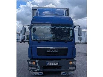 Curtain side truck MAN TGL 8.250