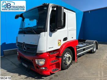 Tractor truck MERCEDES-BENZ Actros 1843