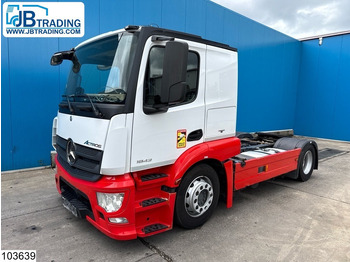 Tractor truck MERCEDES-BENZ Actros 1843