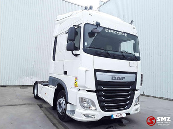 Tractor truck DAF XF 460
