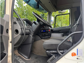 Interior photo 1: Tractor truck DAF CF 400 FT Euro6
