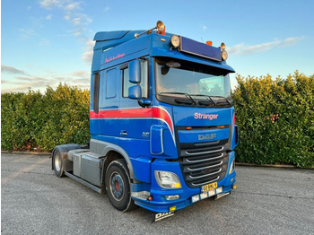 Tractor truck DAF XF 460