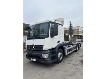 Hook lift truck MERCEDES-BENZ Actros 2543