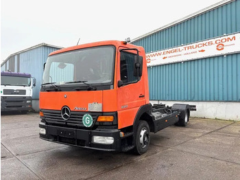 Cab chassis truck MERCEDES-BENZ Atego 823
