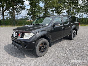 Pickup truck NISSAN Navara
