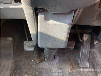 Dropside/ Flatbed truck, Crane truck 2010 Mitsubishi Canter 2011 Ferrari F550 A1 Knuckle Bo ... Flatbed Truck with Crane: picture 4