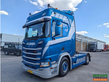 Tractor truck SCANIA R 410