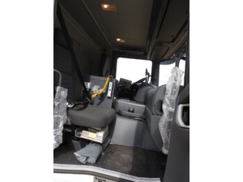 Tanker truck Scania G370: picture 3