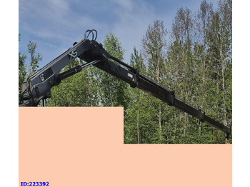 Truck mounted crane HIAB