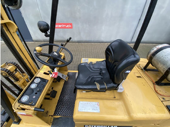 LPG forklift Caterpillar VC60C: picture 3