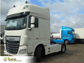 Tractor truck DAF XF 460