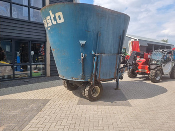Forage mixer wagon