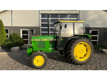 Farm tractor JOHN DEERE 2040