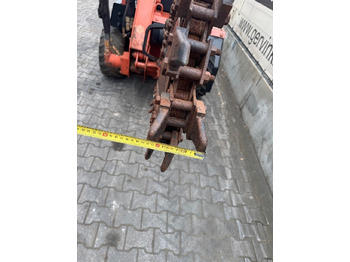 Trencher Ditch Witch RT 40: picture 5 Trencher Ditch Witch RT 40: picture 5