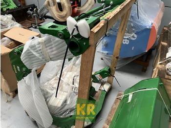 New Front loader for tractor 300E John Deere: picture 2 New Front loader for tractor 300E John Deere: picture 2