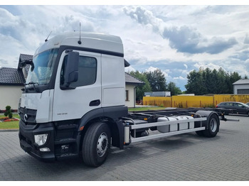 Curtain side truck MERCEDES-BENZ Actros 1836