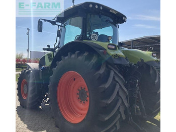 Farm tractor CLAAS Axion 830