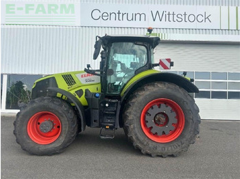 Farm tractor CLAAS Axion 870
