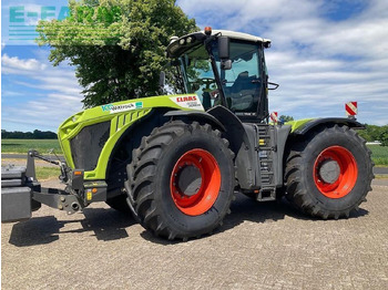 Farm tractor CLAAS Xerion 4000