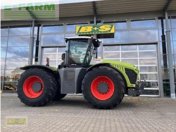 Farm tractor CLAAS Xerion 4000